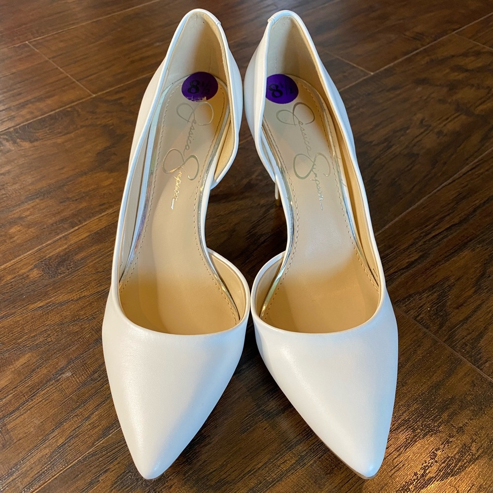 Jessica Simpson White Pumps